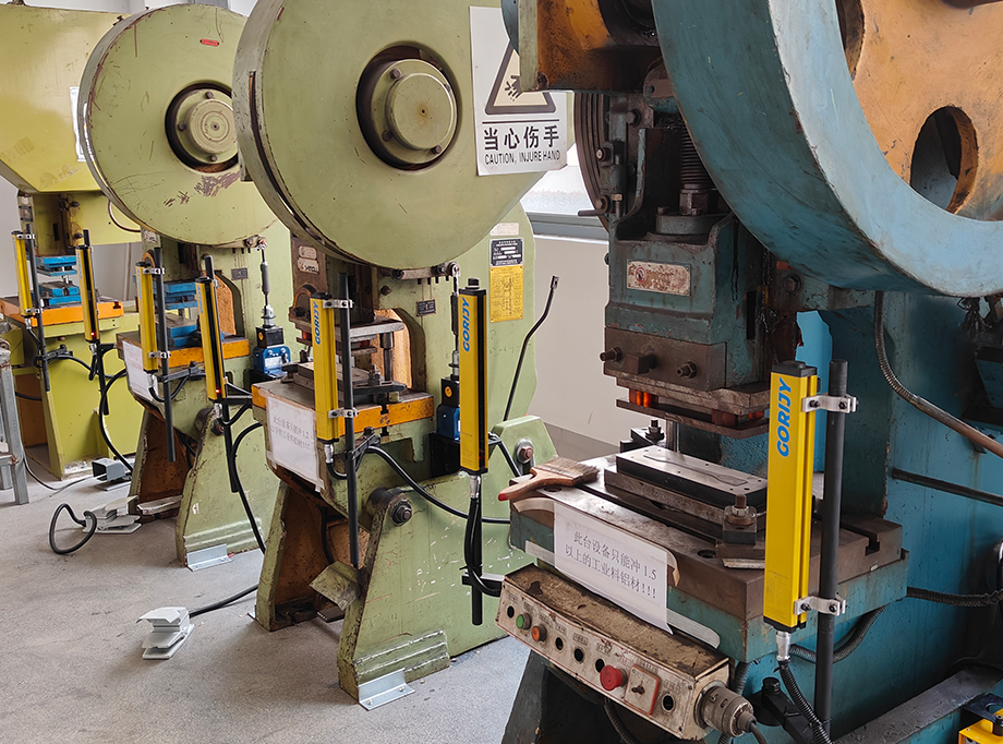 常州危險(xiǎn)區(qū)域安全光柵安裝案例