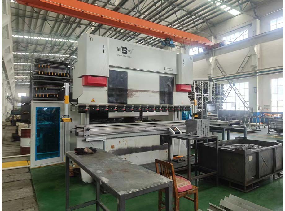 濰柴伯特折彎?rùn)C(jī)保護(hù)裝置安裝案例